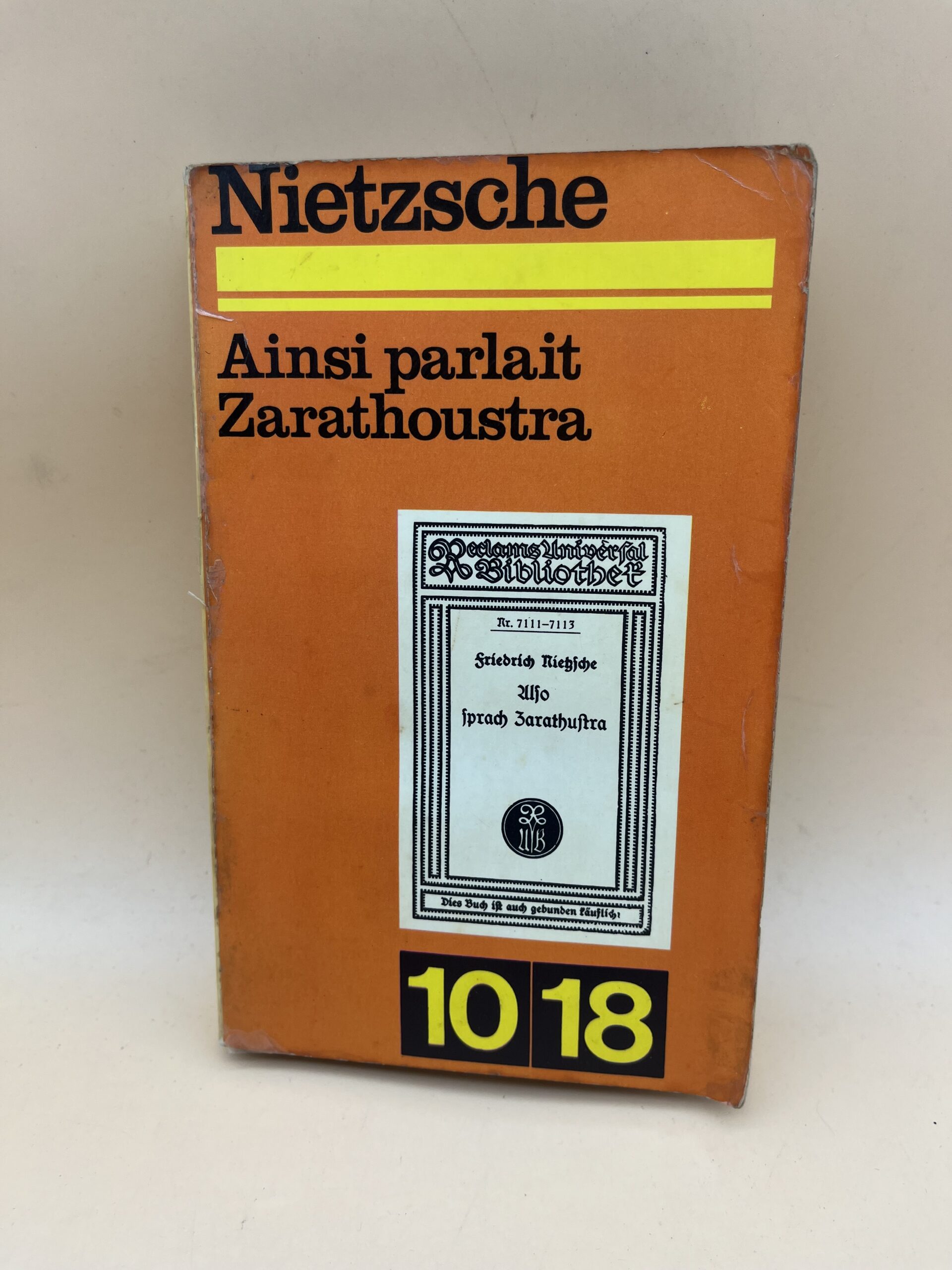 Ainsi parlait Zarathoustra est l’une des œuvres les plus célèbres de Nietzsche. Ce texte fondateur explore le surhomme, la liberté individuelle, la morale et le sens de l’existence à travers une écriture poétique et visionnaire. Ainsi parlait Zarathoustra est l’une des œuvres les plus célèbres de Nietzsche. Ce texte fondateur explore le surhomme, la liberté individuelle, la morale et le sens de l’existence à travers une écriture poétique et visionnaire.